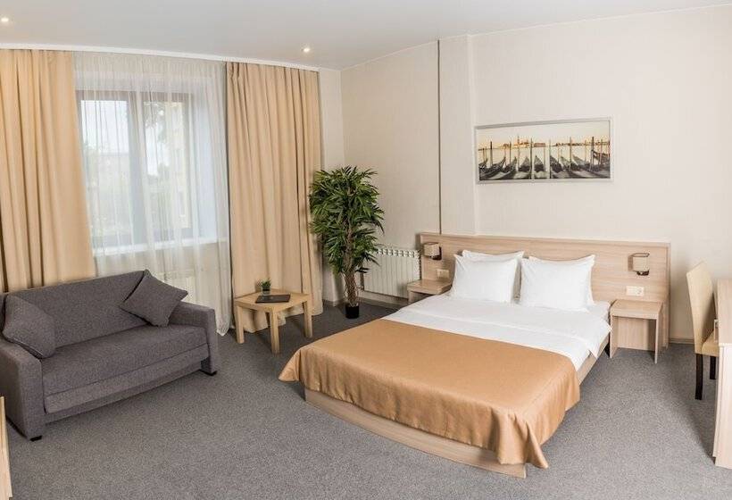 수피리어 룸, Marx