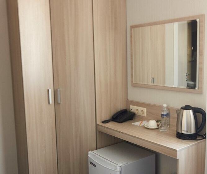 스탠다드 싱글 룸, Marx