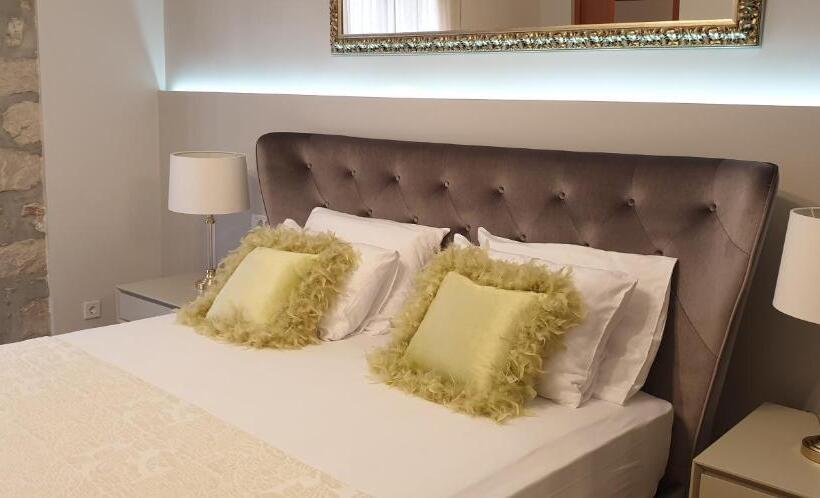스탠다드 스튜디오 킹침대, Apartments Giron