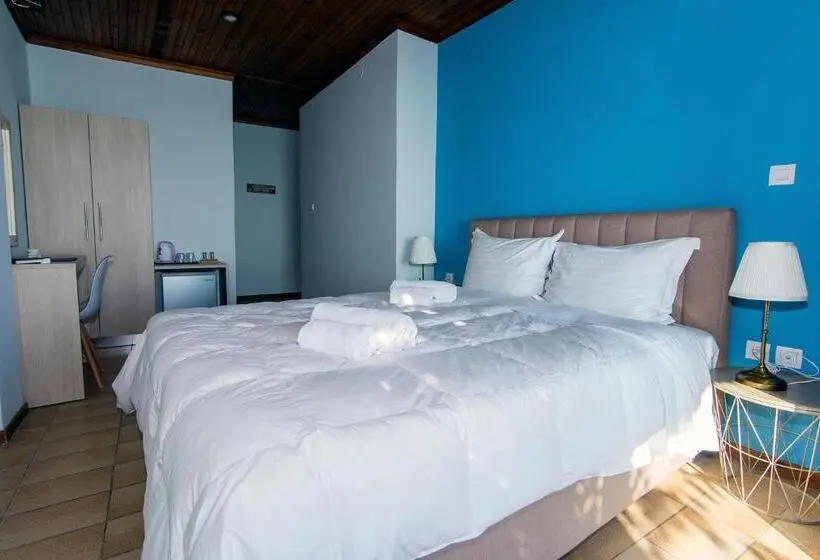 اتاق استاندارد سه نفره, Poseidon Apartments