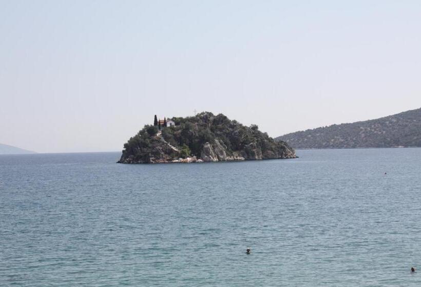 דירת חדר, Poseidon Apartments