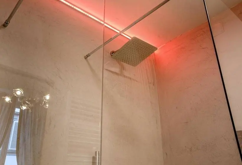 اتاق استاندارد, Relais Tosinghi