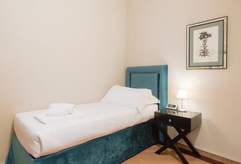 اتاق استاندارد سه نفره, Relais Tosinghi