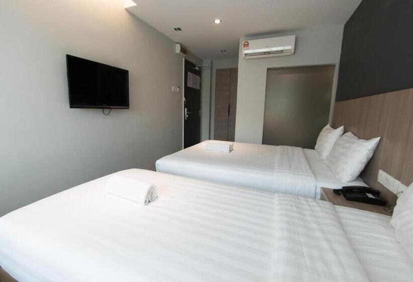 豪华家庭房间, 99   Ss2