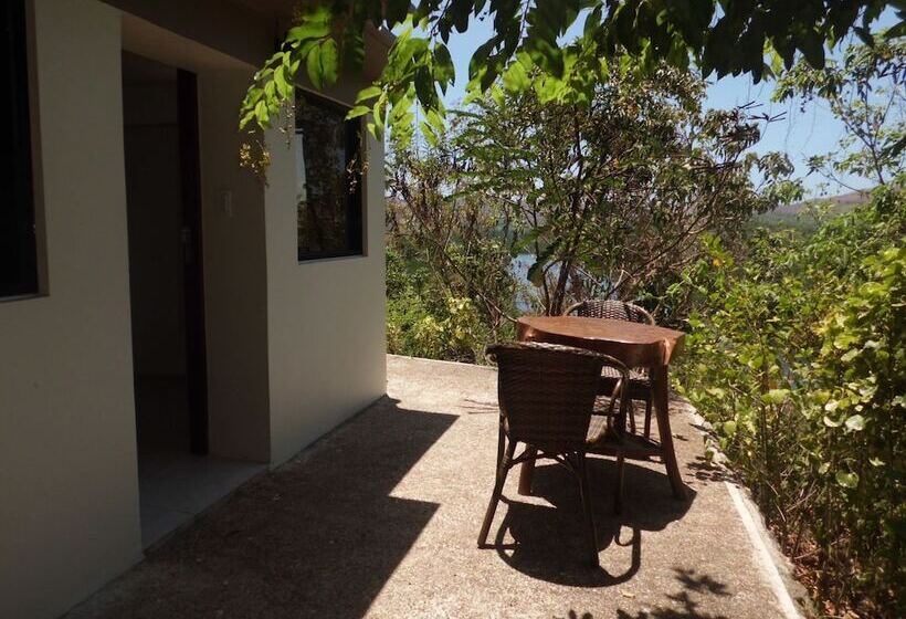 اتاق سوپریور, The Riverhouse