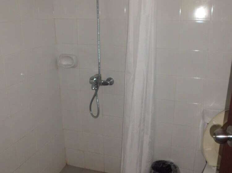 اتاق سوپریور, The Riverhouse