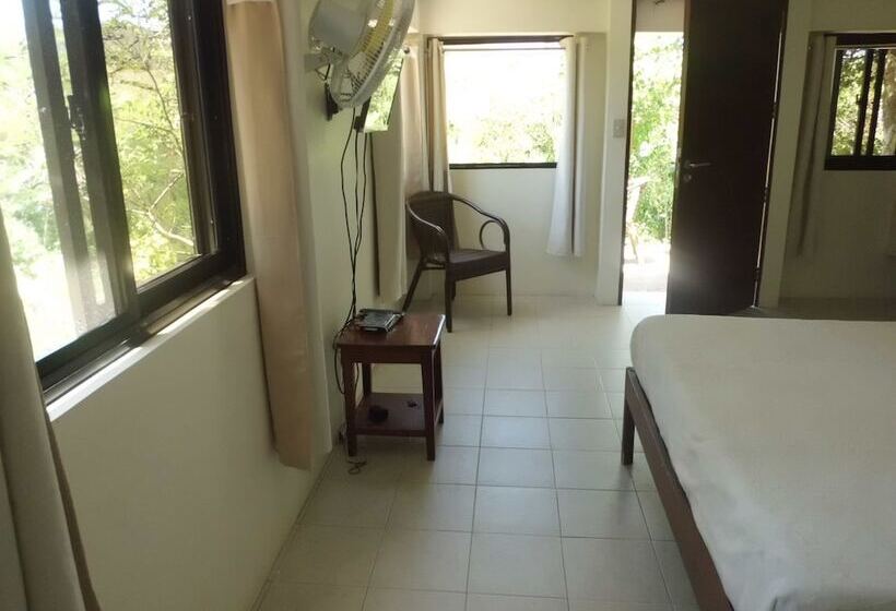 اتاق سوپریور, The Riverhouse