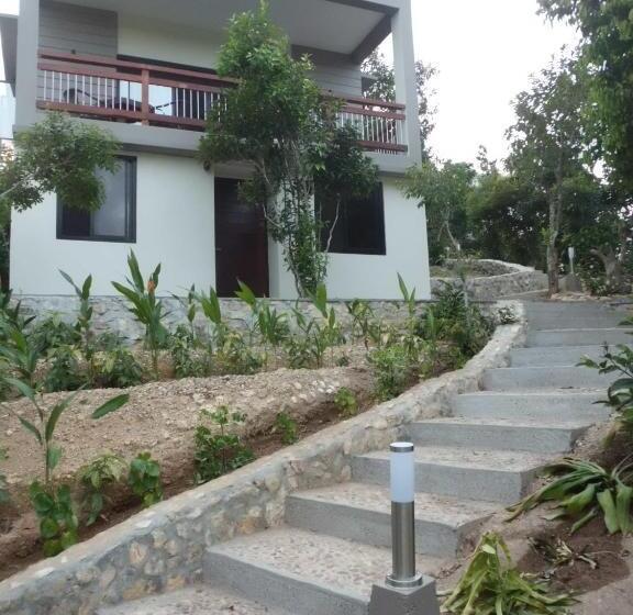 Deluxe room with river view, The Riverhouse