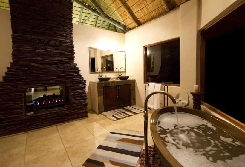 Deluxe люкс с видом, Umzolozolo Private Safari Lodge & Spa