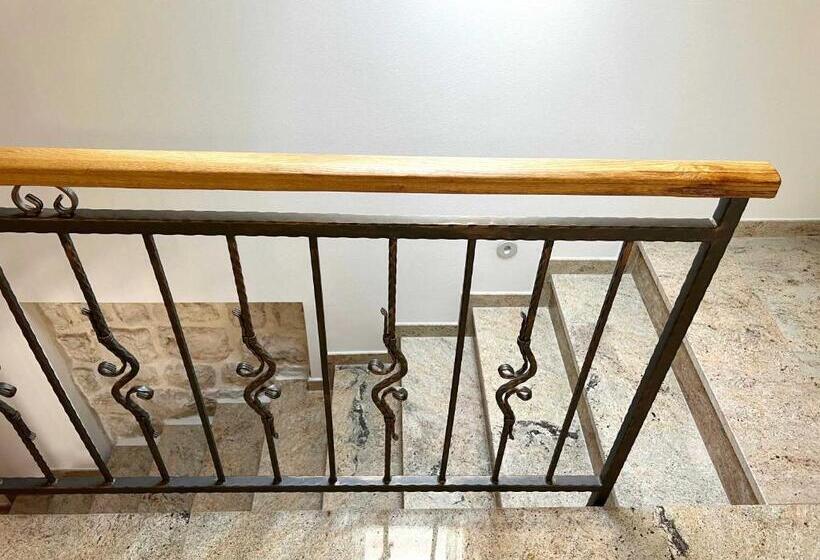 コンフォートルーム, Bed&breakfast Sorgo Palace