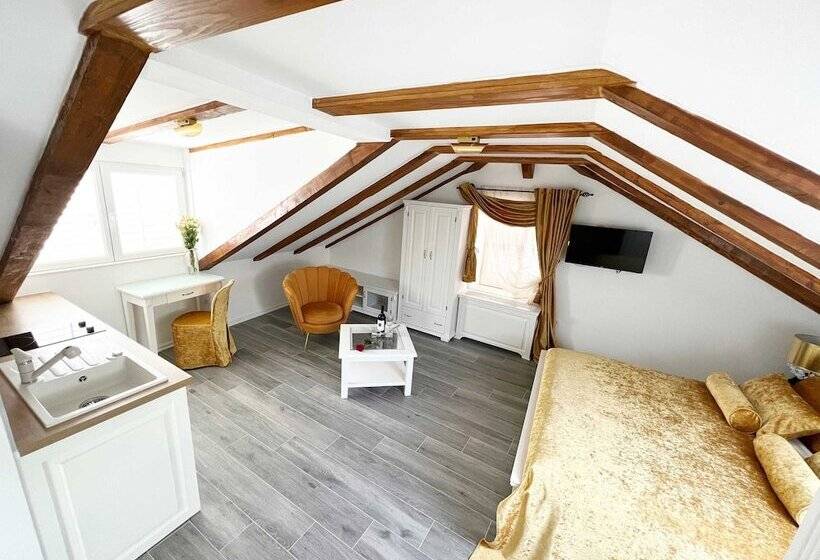 غرفة سوبيريور مطلة على المدينة, Bed&breakfast Sorgo Palace