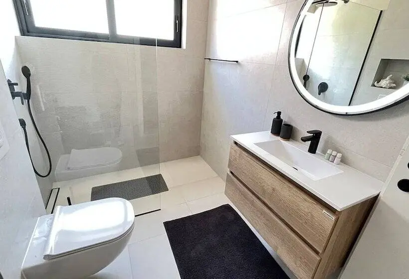 テラスつきの２ベッドルームアパートメント, Guesthouse čivljak