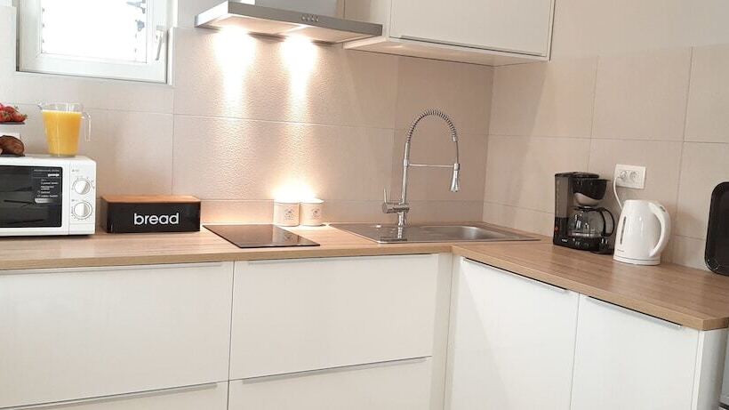 テラスつきの２ベッドルームアパートメント, Guesthouse čivljak