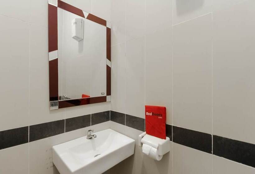 Номер Deluxe, Reddoorz Near Exit Toll Bogor
