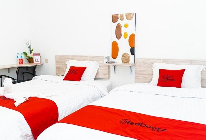 Номер Deluxe, Reddoorz Near Exit Toll Bogor