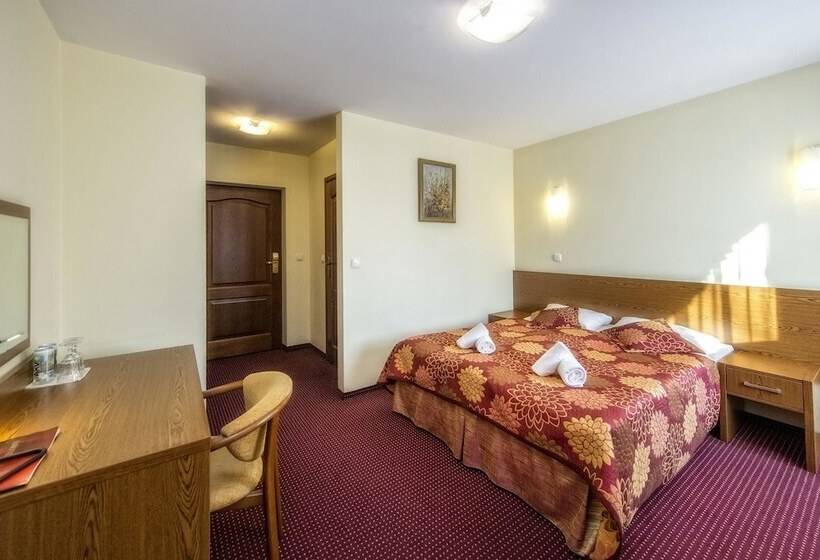 חדר לארבעה סטנדרטי עם מרפסת, Pensjonat Dziubas   5 Minut Na Piechotę Do Stacji Narciarskiej Kotelnica I Term Bania, Parking Przy
