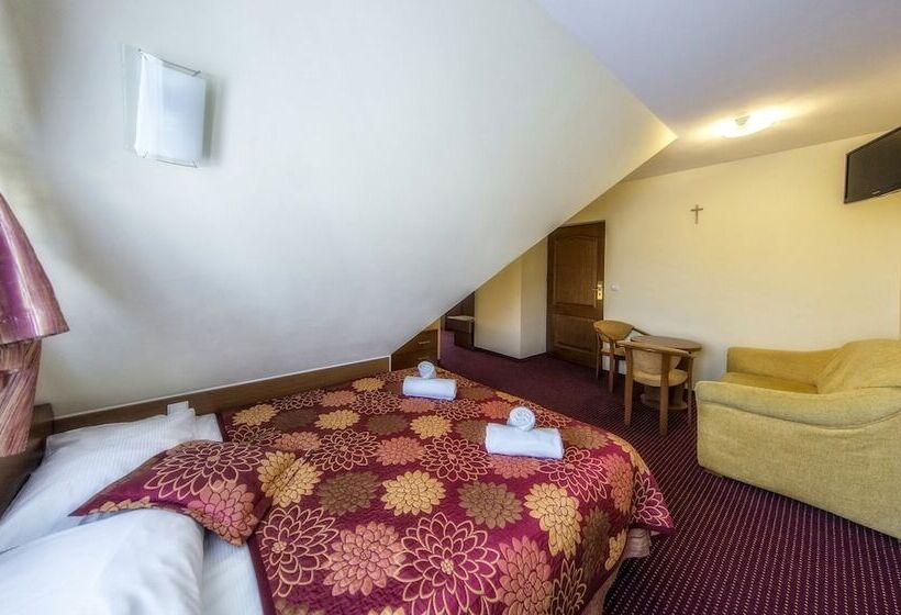 חדר לארבעה סטנדרטי עם מרפסת, Pensjonat Dziubas   5 Minut Na Piechotę Do Stacji Narciarskiej Kotelnica I Term Bania, Parking Przy