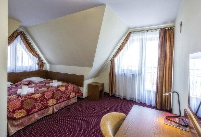 חדר לארבעה סטנדרטי עם מרפסת, Pensjonat Dziubas   5 Minut Na Piechotę Do Stacji Narciarskiej Kotelnica I Term Bania, Parking Przy