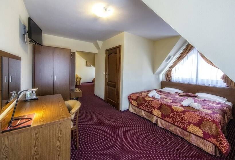 חדר לארבעה סטנדרטי עם מרפסת, Pensjonat Dziubas   5 Minut Na Piechotę Do Stacji Narciarskiej Kotelnica I Term Bania, Parking Przy