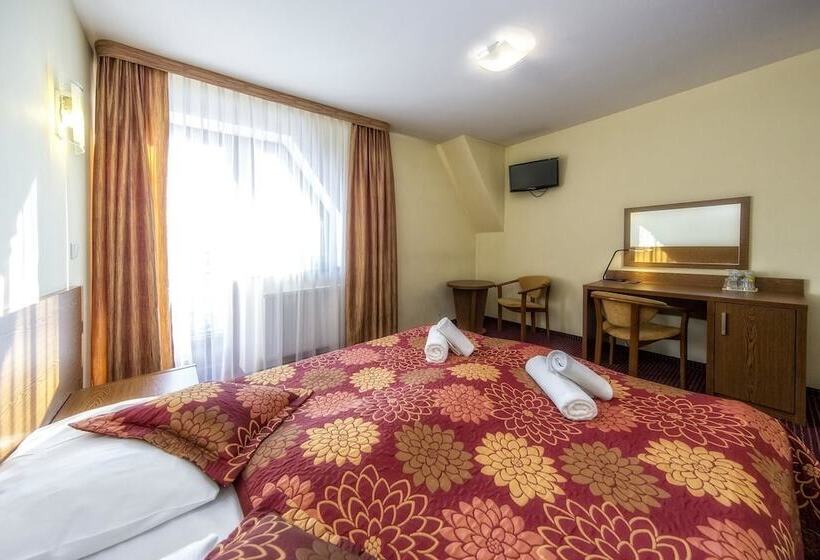 חדר סטנדרט עם מרפסת, Pensjonat Dziubas   5 Minut Na Piechotę Do Stacji Narciarskiej Kotelnica I Term Bania, Parking Przy