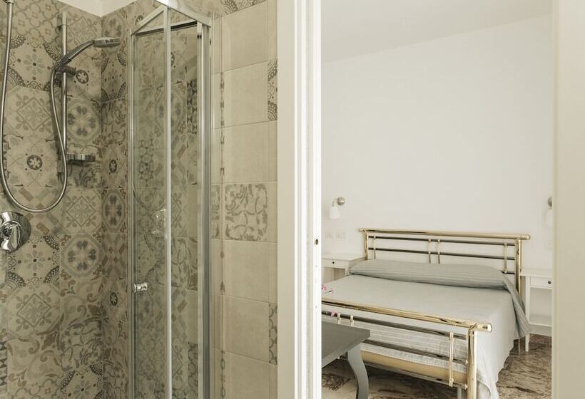 اتاق راحتی سه تخته, Giulietta Nei Sassi