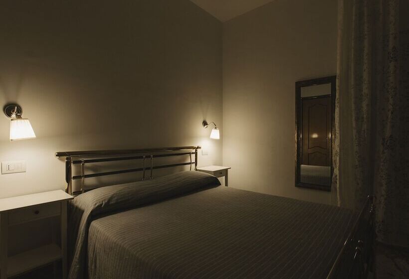 اتاق راحتی سه تخته, Giulietta Nei Sassi