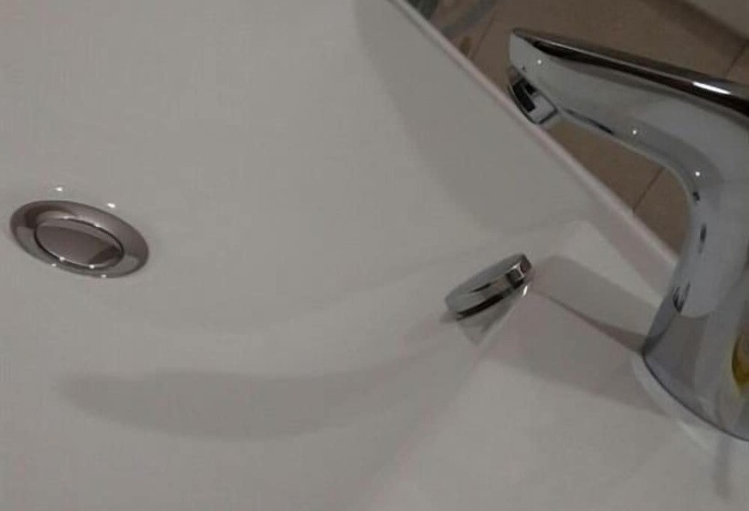 اتاق اکونومی, Giulietta Nei Sassi