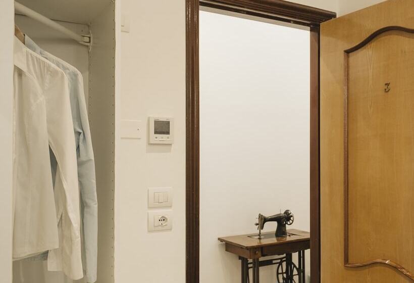 اتاق اکونومی, Giulietta Nei Sassi