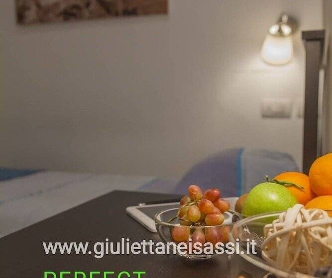 اتاق اکونومی, Giulietta Nei Sassi