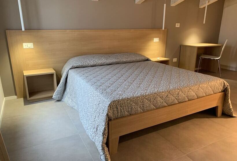 اتاق سوپریور, Giulietta Nei Sassi