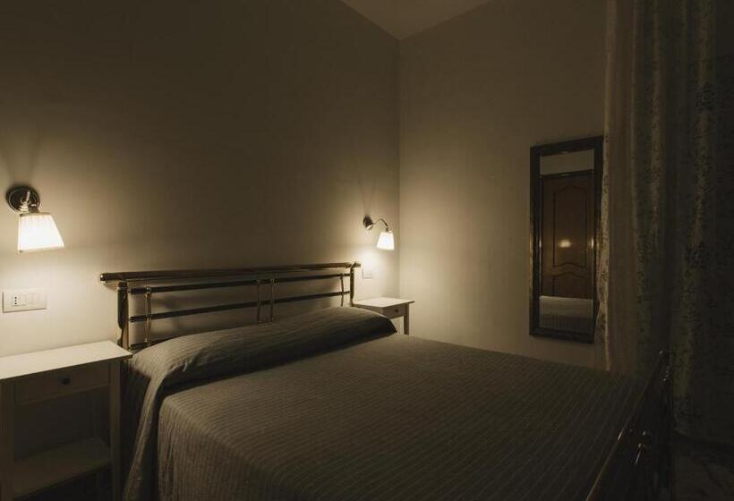 اتاق راحتی سه تخته, Giulietta Nei Sassi