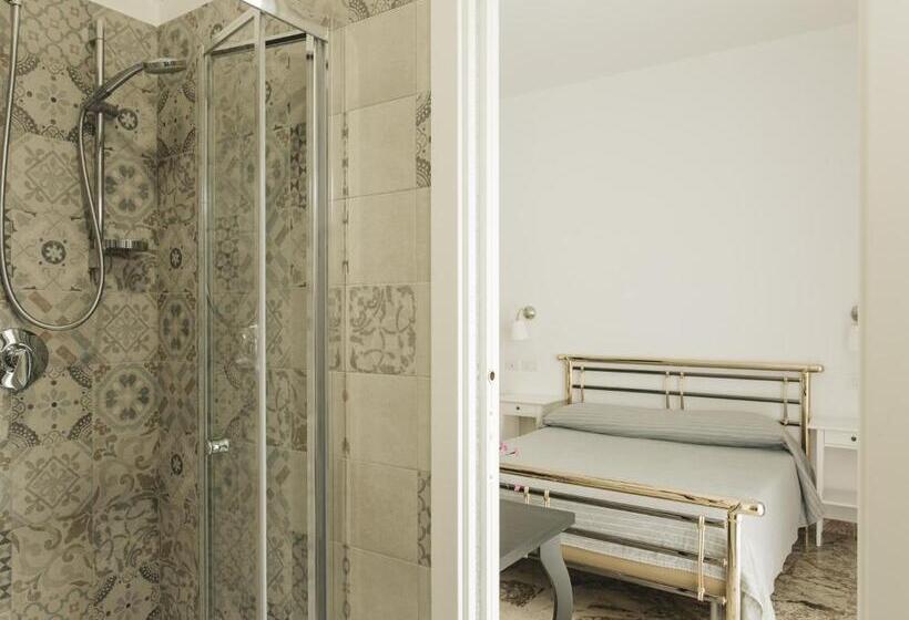 اتاق راحتی سه تخته, Giulietta Nei Sassi