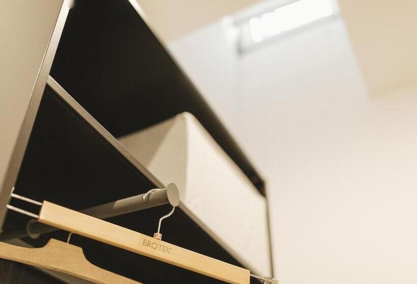 Economy Triple Room, Giulietta Nei Sassi