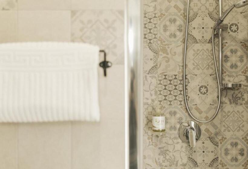 Economy Triple Room, Giulietta Nei Sassi