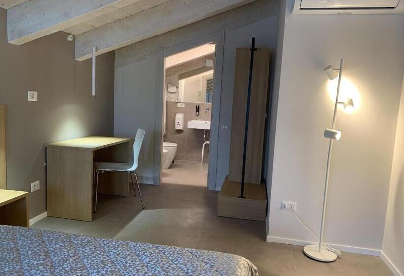 اتاق سوپریور, Giulietta Nei Sassi