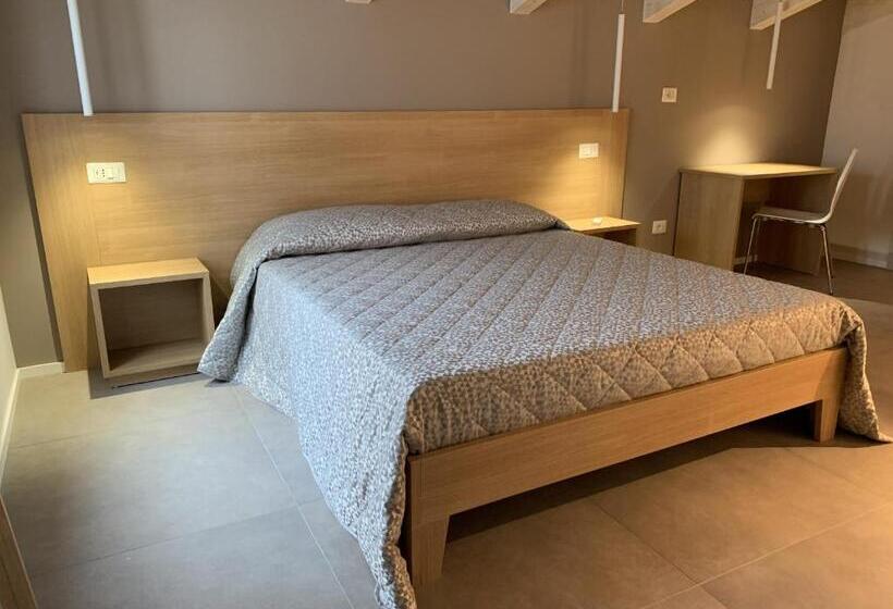 اتاق سوپریور, Giulietta Nei Sassi