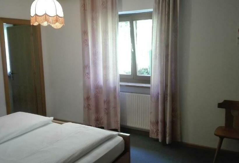 标准间, Garni Astor