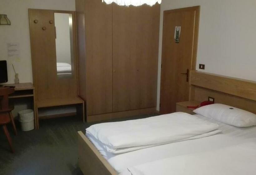 标准间, Garni Astor