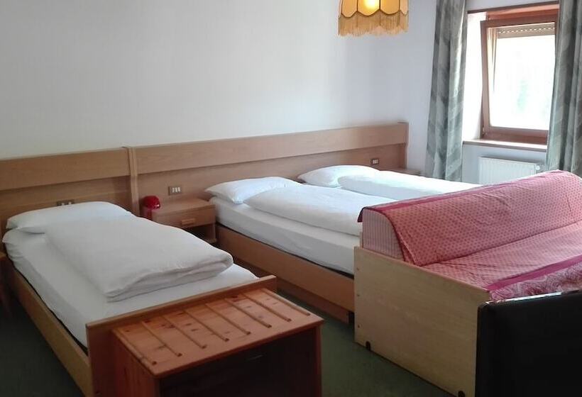 四人标准间, Garni Astor