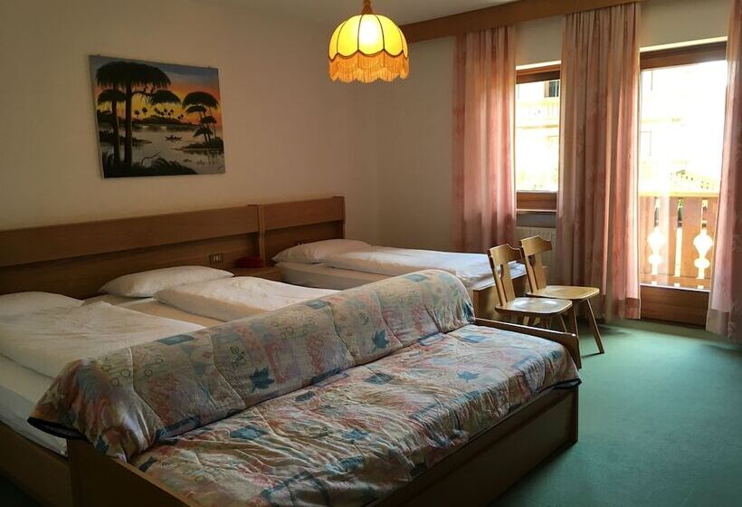 标准三人间, Garni Astor