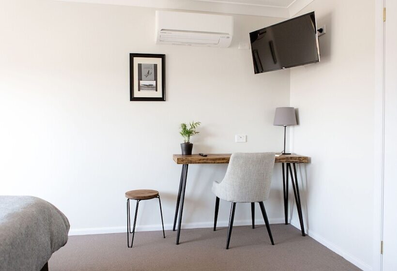 מיטה בחדר משותף, Skylodge Temora