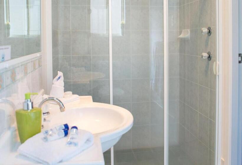 מיטה בחדר משותף, Skylodge Temora