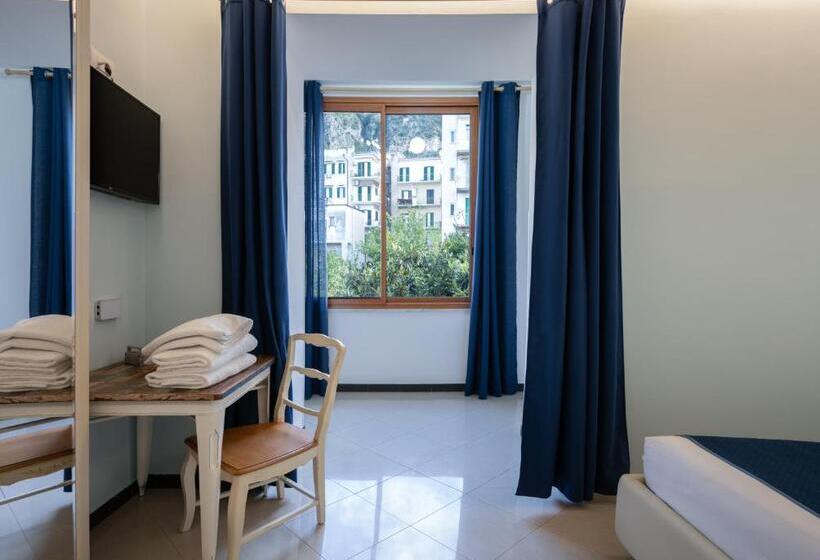 חדר דלוקס לארבעה, Sorrento Coast Relais