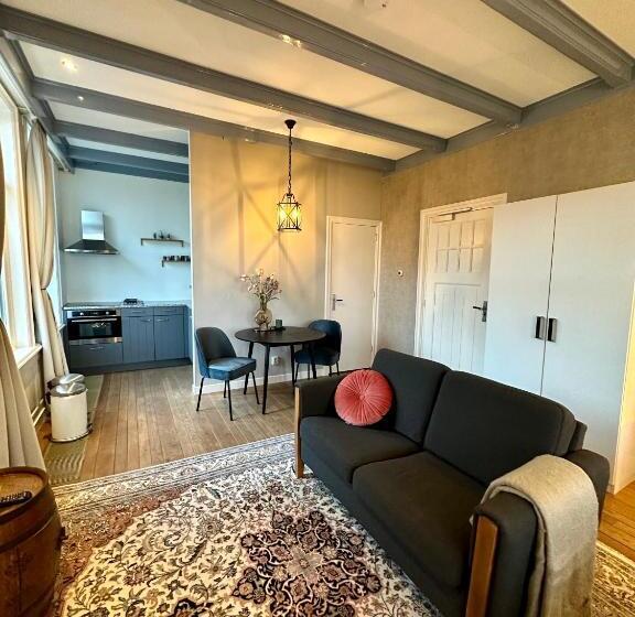 标准工作室, De Stadshoeve