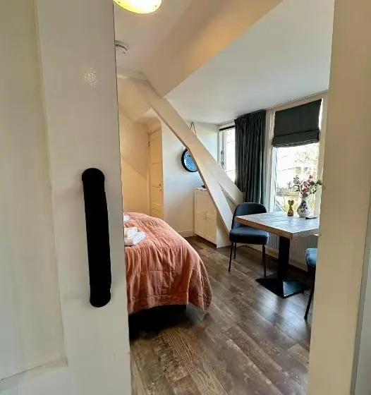 デラックスルーム, De Stadshoeve