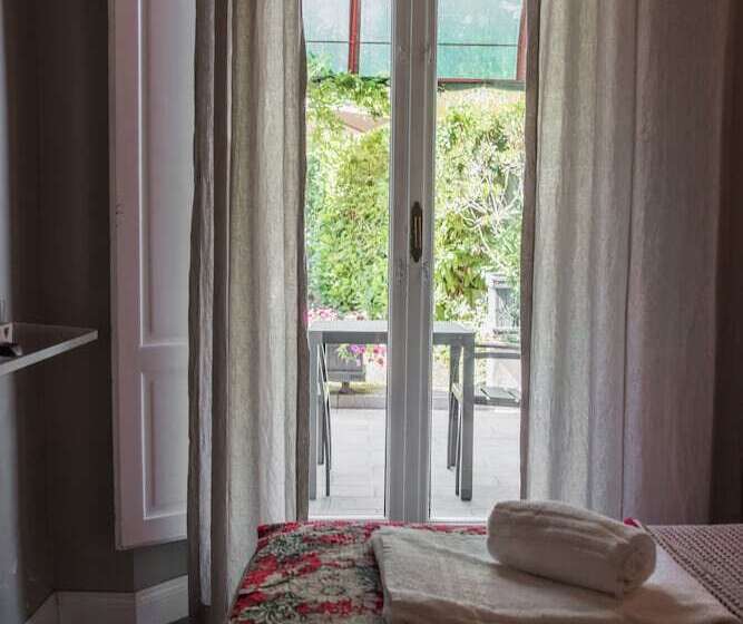 اتاق استاندارد با چشمانداز باغ, La Fonderia Firenze