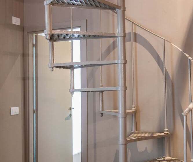 اتاق خانوادگی, La Fonderia Firenze