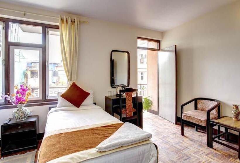 اتاق استاندارد یک تخته با بالکن, Kathmandu Nomad