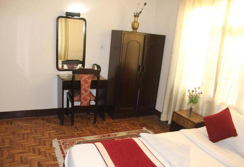 اتاق استاندارد یک تخته با بالکن, Kathmandu Nomad