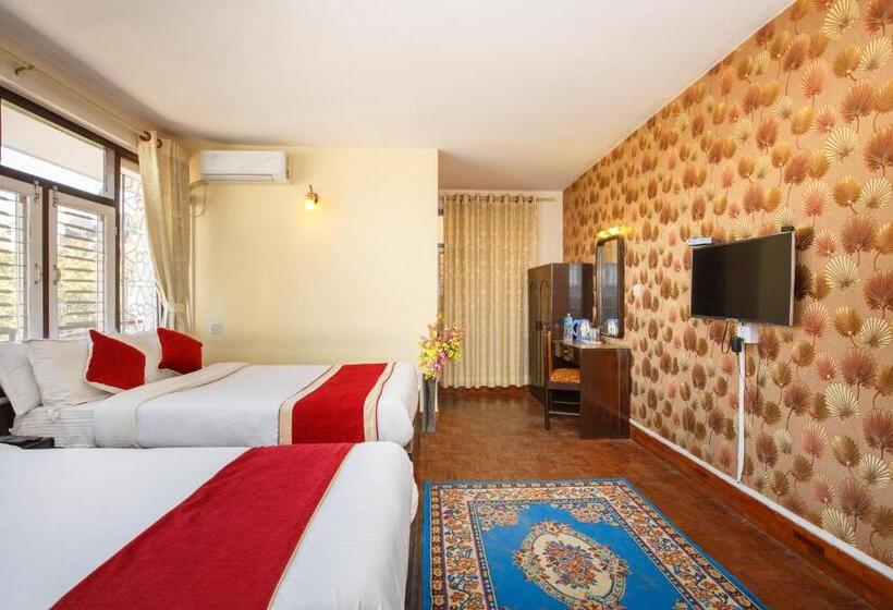 اتاق لوکس با بالکن, Kathmandu Nomad